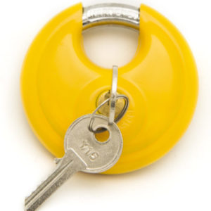 cropped-D70KA-Y-Key-In-Shackle-Closed-1.jpg